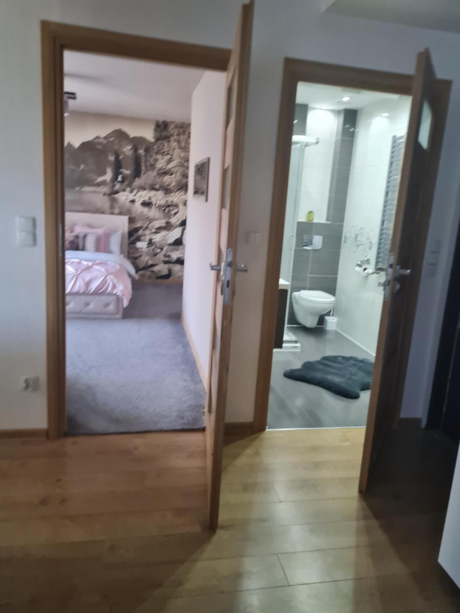 U Tatarow Lejlighed Suche Værelse billede